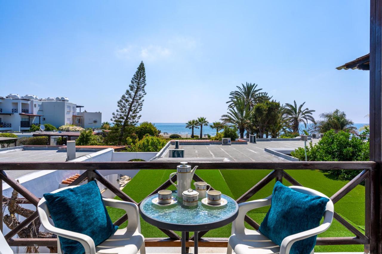 Seawaves 1- Bedroom Apartment Near Meneou Beach Larnaca Exterior photo