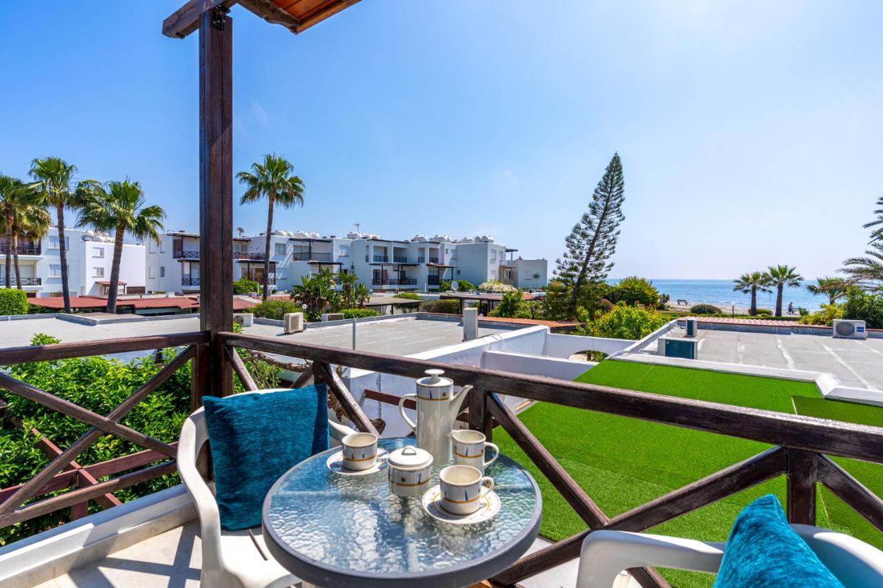Seawaves 1- Bedroom Apartment Near Meneou Beach Larnaca Exterior photo