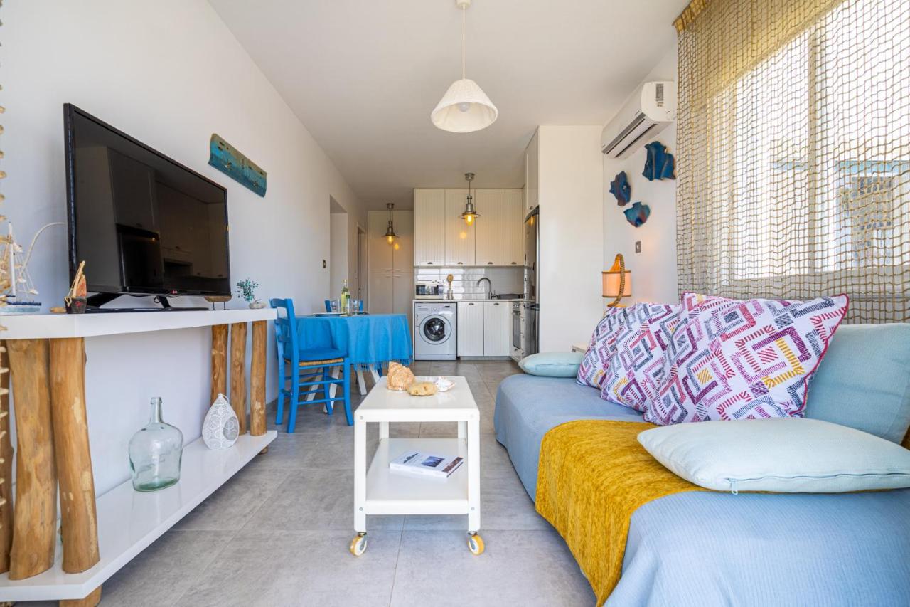 Seawaves 1- Bedroom Apartment Near Meneou Beach Larnaca Exterior photo