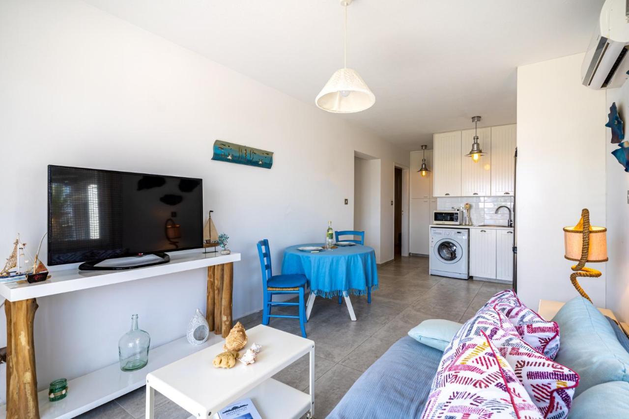 Seawaves 1- Bedroom Apartment Near Meneou Beach Larnaca Exterior photo